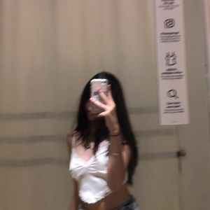 Meet your Posher, Alicia